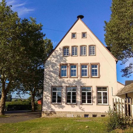 Alte Schule Gaestehaus - Fraeulein Apartment Bitburg Dış mekan fotoğraf